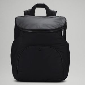Lululemom New Parent Backpack 17L